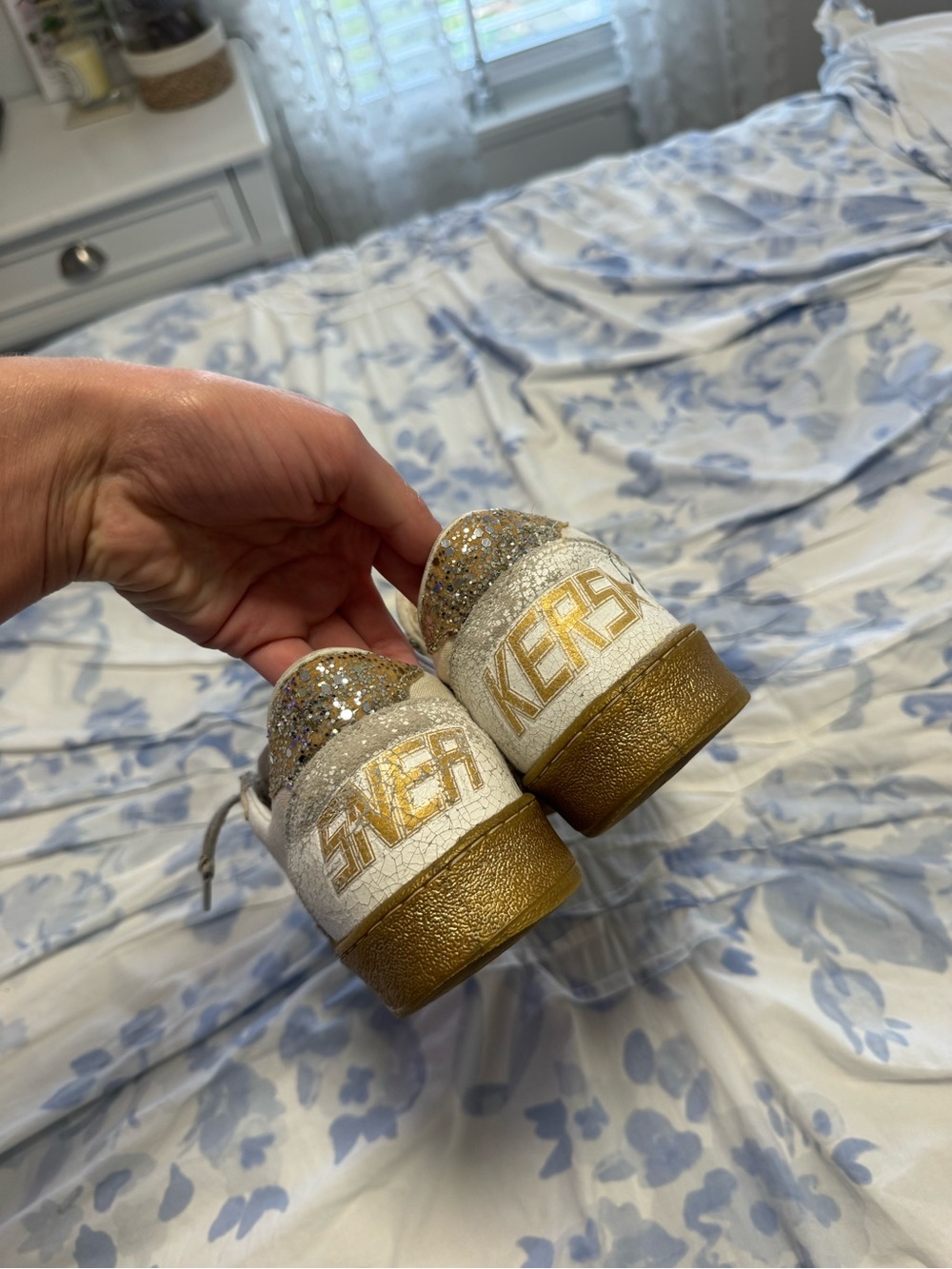 Golden Goose Cream & Silver Superstar Low-Top Sneakers with Gold Soles - Picture 7 of 9